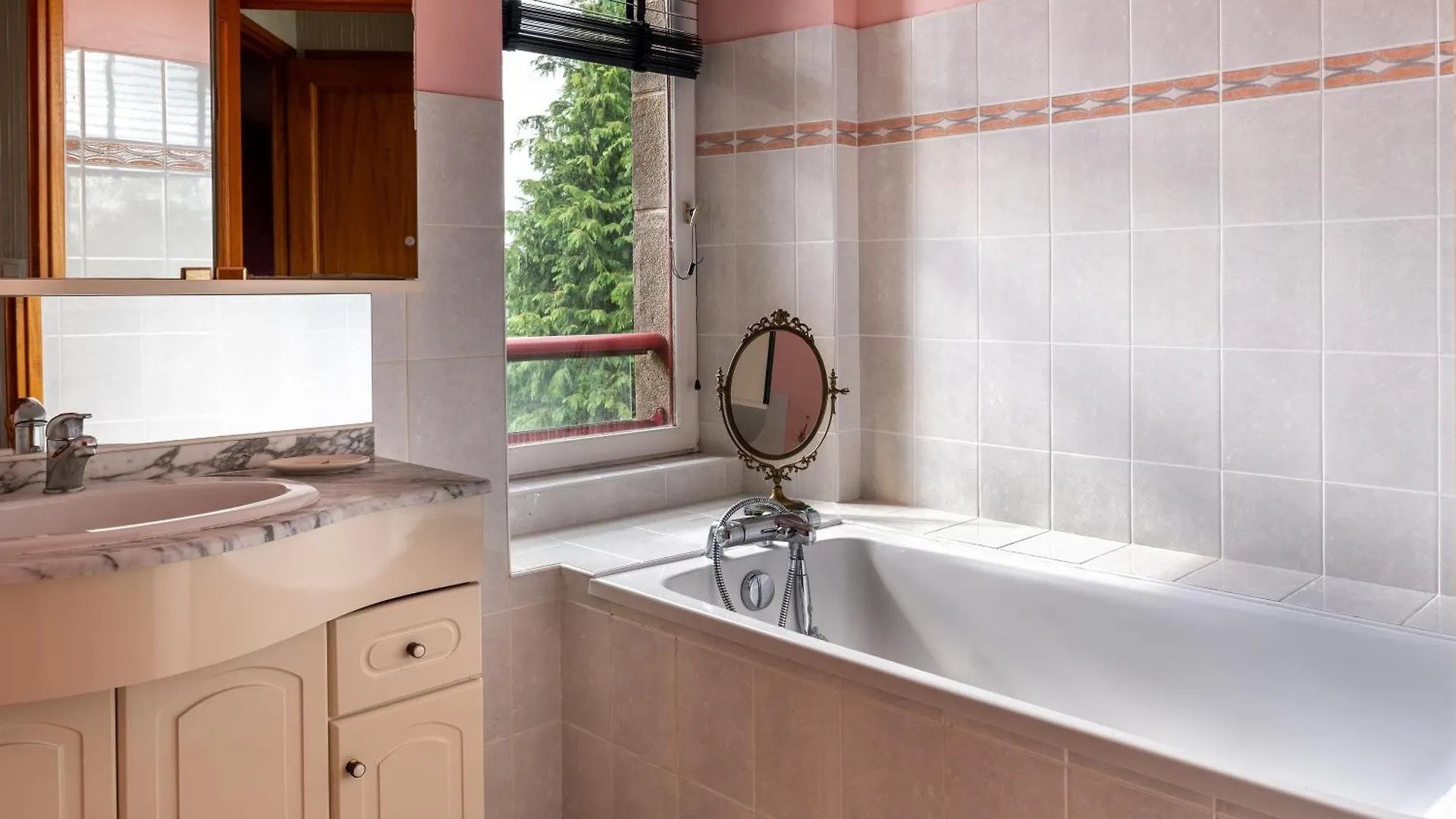 Holiday home Gite La Renardiere Langoelan